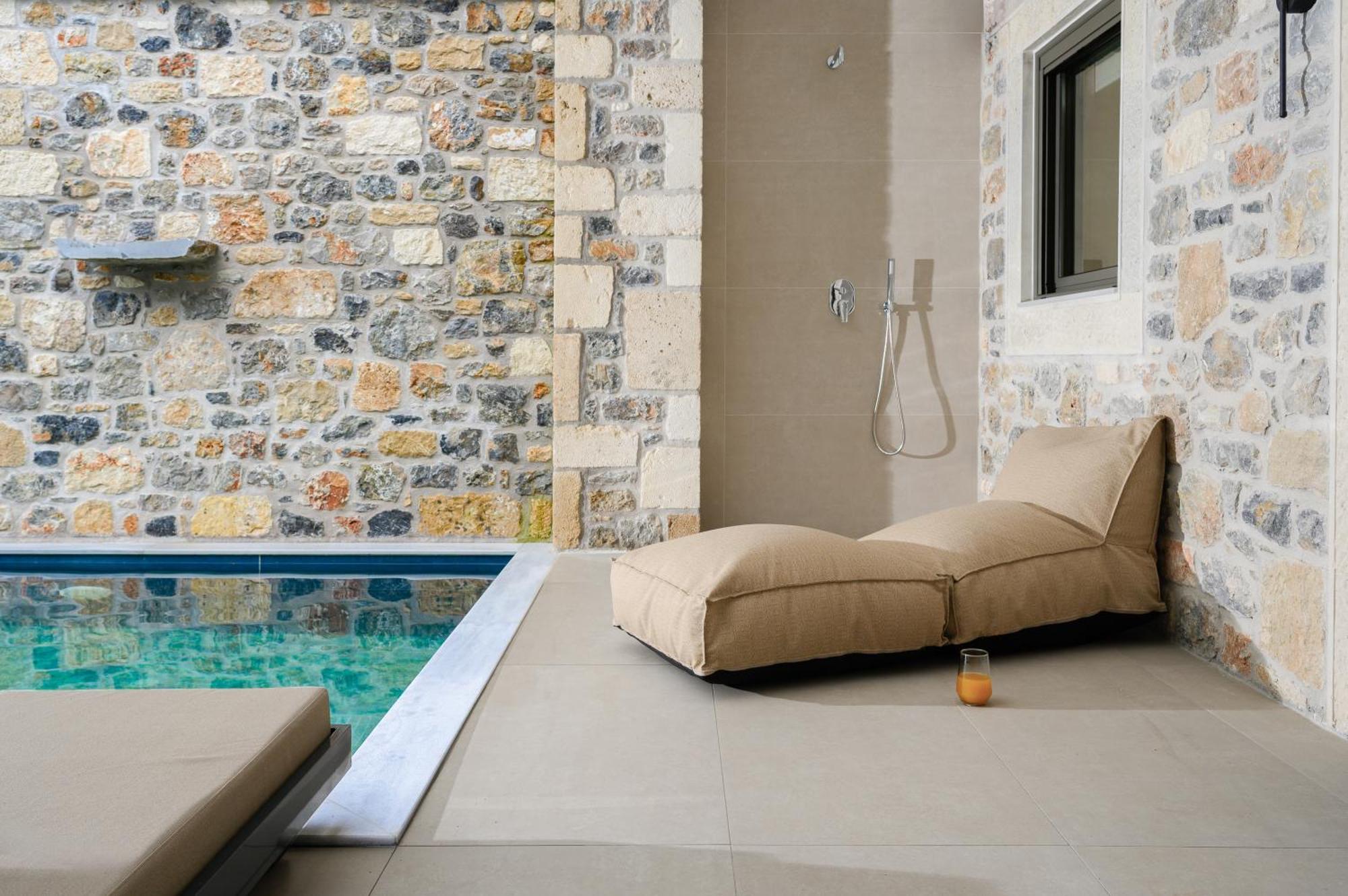 Villa Nicole - Private Pool & Rooftop Jacuzzi Херсониссос Экстерьер фото